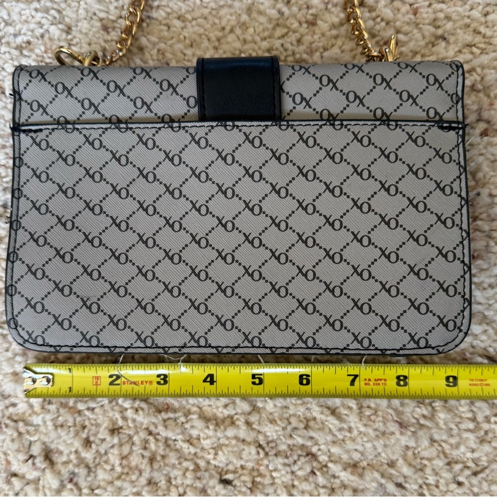 XOXO Elegant Black and‎ Tan Shoulder Bag Gold Hardware Purse - Picture 7 of 9